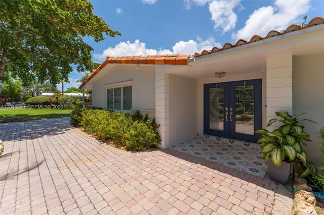 6561 Marlin Dr, Coral Gables FL 33158 - Coral Gables, FL - Photo 3