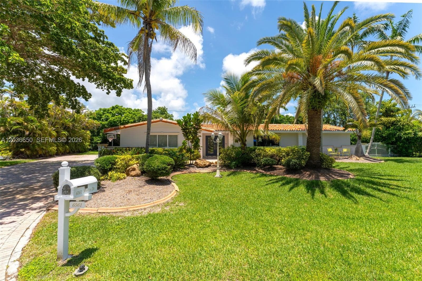 6561 Marlin Dr, Coral Gables FL 33158 - Coral Gables, FL - Photo 1