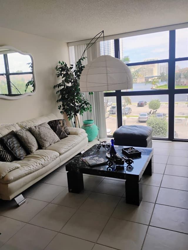 200 Leslie Dr # 324, Hallandale Beach FL 33009 - Hallandale Beach, FL - Photo 2