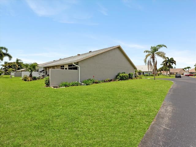 3897 Dafilee Circle, West Palm Beach FL 33417 - West Palm Beach, FL - Photo 4