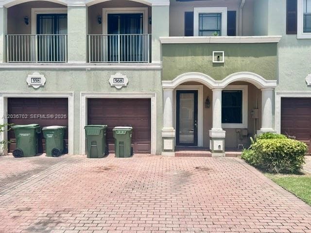568 NE 35th Ave, Homestead FL 33033