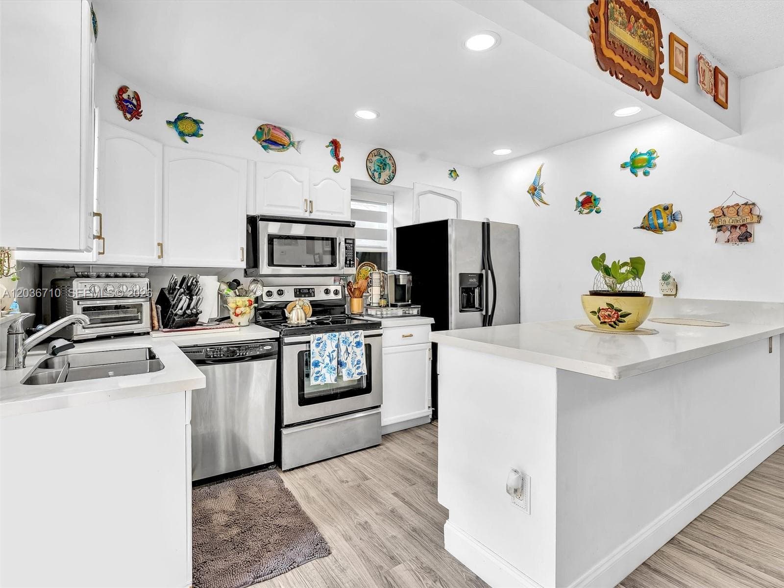 3483 SW 52nd Ave, Pembroke Park FL 33023