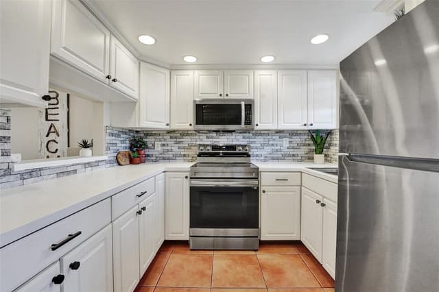 6570 Royal Palm Boulevard # 210j, Margate FL 33063 - Margate, FL - Photo 2