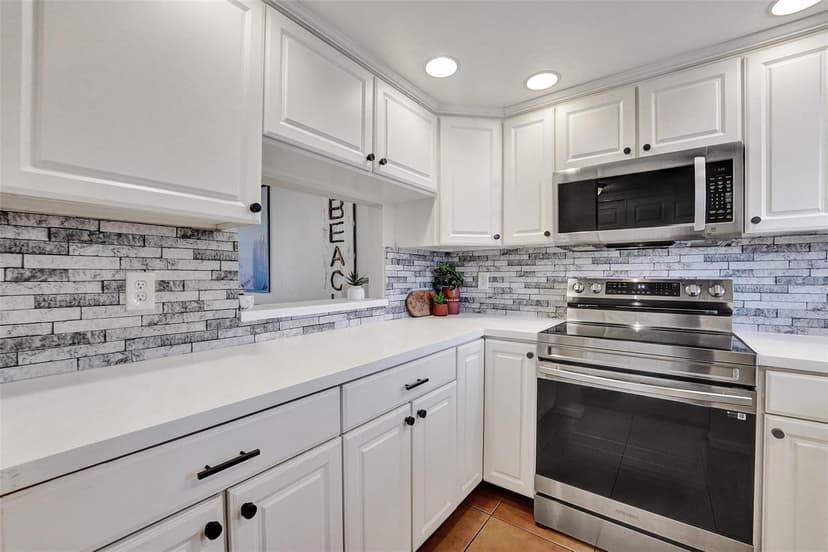 6570 Royal Palm Boulevard # 210j, Margate FL 33063