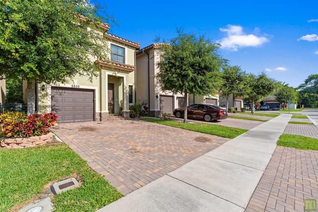 5809 NW 46th Lane, Tamarac FL 33319 - Tamarac, FL - Photo 3