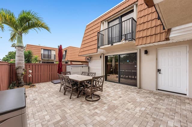 2818 Waterford Drive N, Deerfield Beach FL 33442 - Deerfield Beach, FL - Photo 6