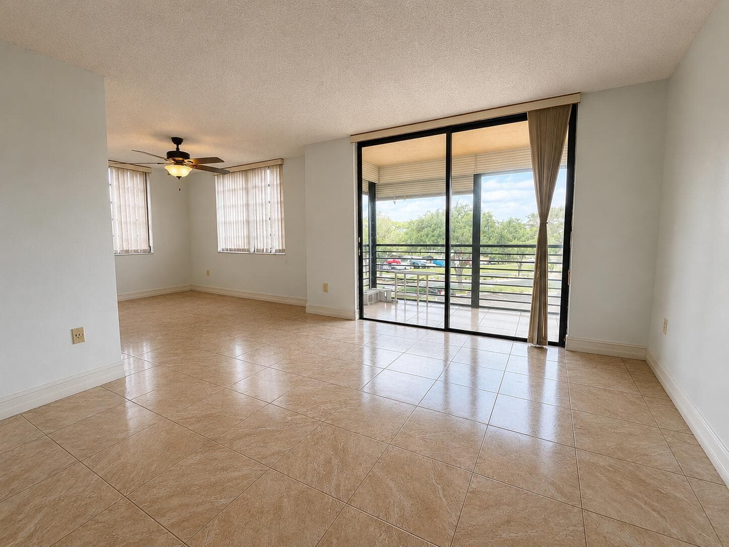 1000 Colony Point Circle # 315, Pembroke Pines FL 33026 - Pembroke Pines, FL - Photo 1