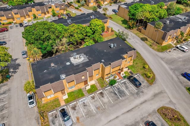 5653 Blueberry CT # 2, Lauderhill FL 33313 - Lauderhill, FL - Photo 2
