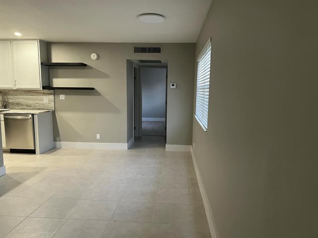 267 Flanders F, Delray Beach FL 33484 - Delray Beach, FL - Photo 2