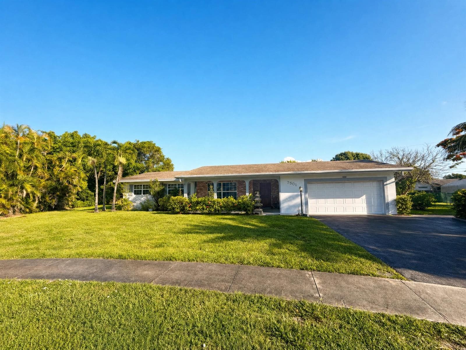 7501 NW 6th Street, Plantation FL 33317