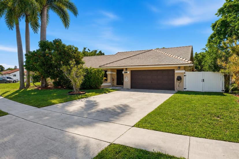 9577 Majestic Way, Boynton Beach FL 33437