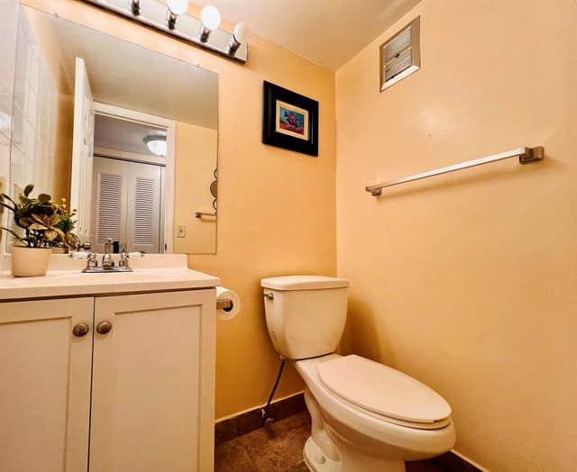 142 Cambridge F, West Palm Beach FL 33417 - West Palm Beach, FL - Photo 6