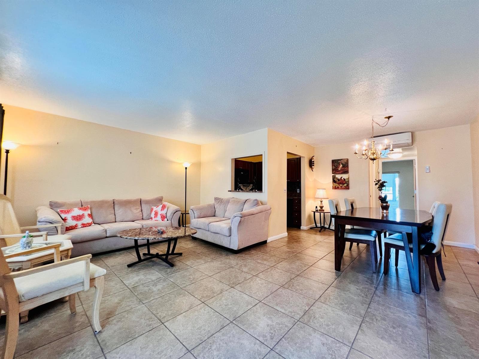 142 Cambridge F, West Palm Beach FL 33417