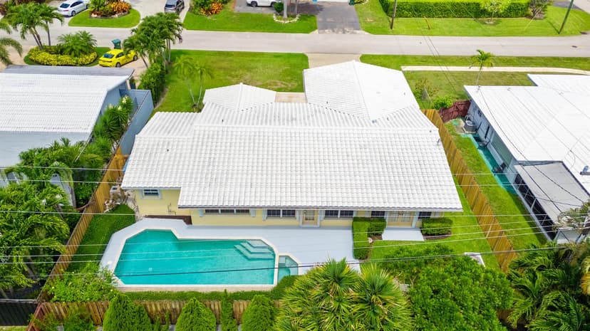 4240 NE 19th Avenue, Oakland Park FL 33308