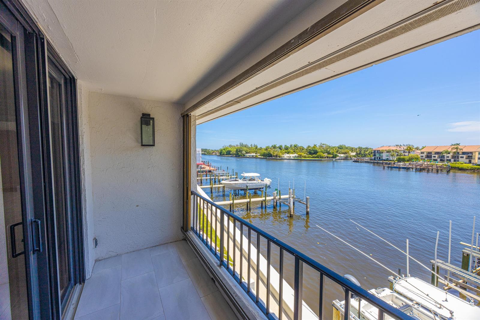 801 Palm Trail # 9, Delray Beach FL 33483