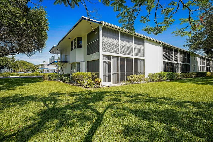 7 Westwood Ave # 106C, Tequesta FL 33469