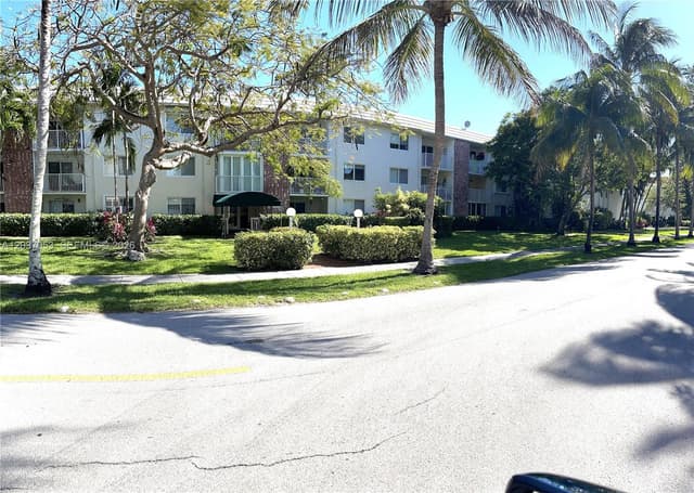240 Galen Dr # 214, Key Biscayne FL 33149 - Key Biscayne, FL - Photo 2