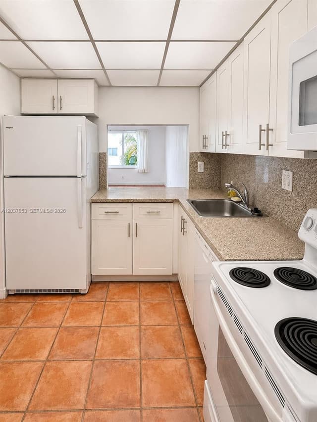 240 Galen Dr # 214, Key Biscayne FL 33149 - Key Biscayne, FL - Photo 4