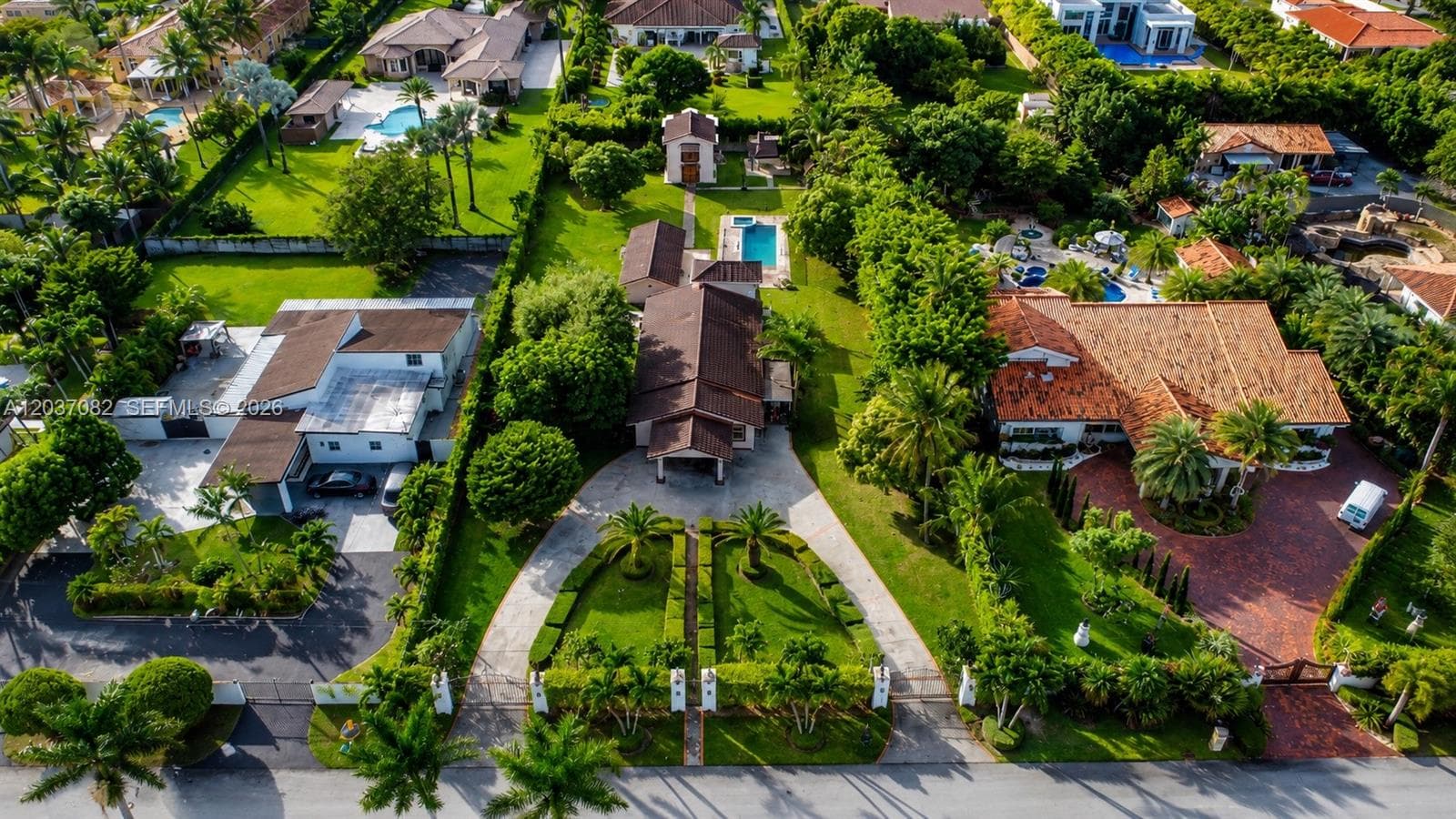 300 SW 123rd Ave, Miami FL 33184 - Miami, FL - Photo 1