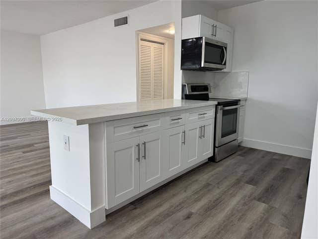 630 Layne Blvd # 211, Hallandale Beach FL 33009 - Hallandale Beach, FL - Photo 7