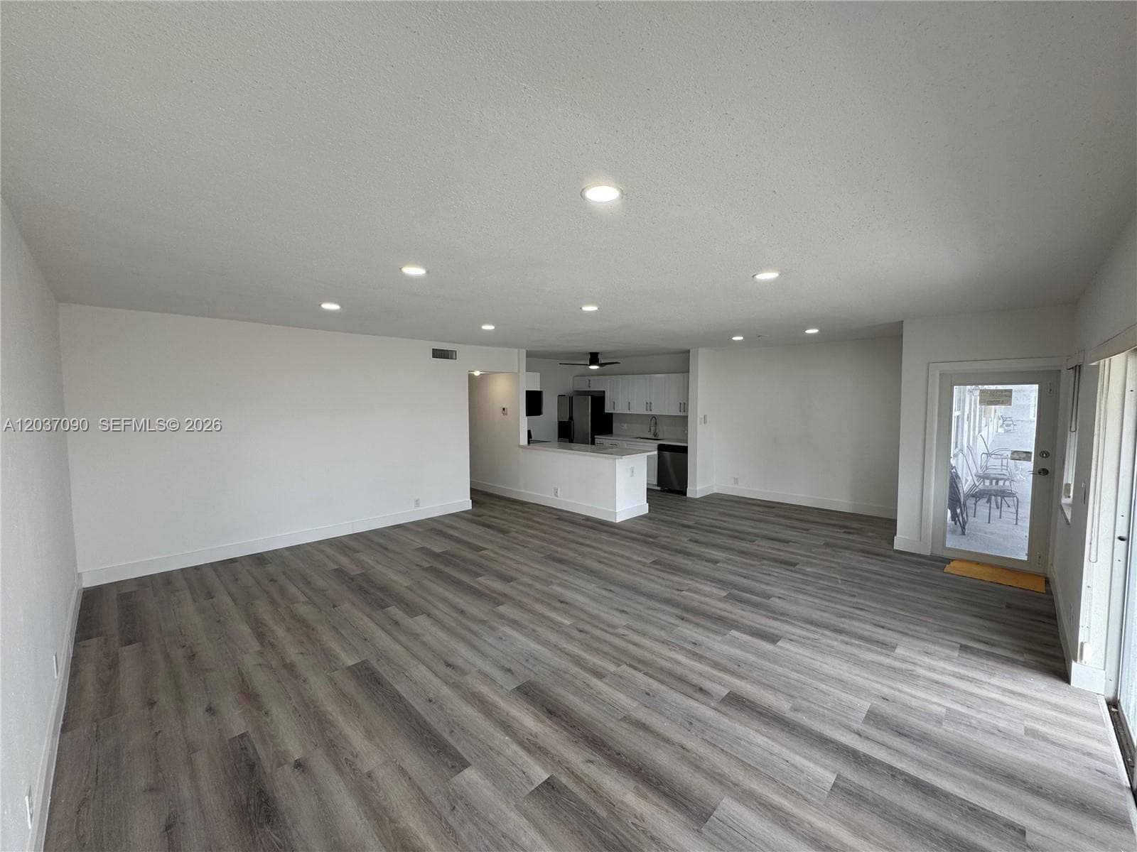 630 Layne Blvd # 211, Hallandale Beach FL 33009 - Hallandale Beach, FL - Photo 1