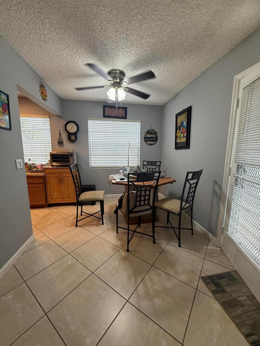 462 Normandy J, Delray Beach FL 33484 - Delray Beach, FL - Photo 1