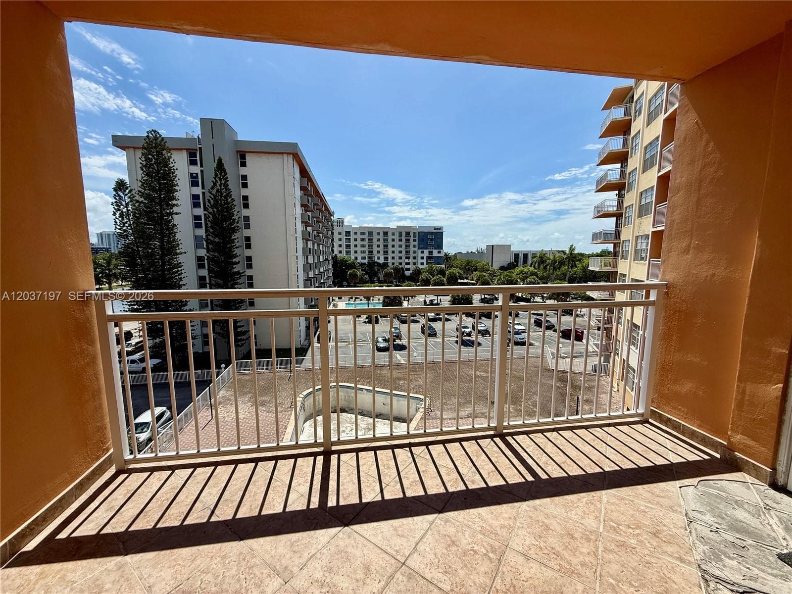 2025 NE 164th St # 507, North Miami Beach FL 33162 - North Miami Beach, FL - Photo 1