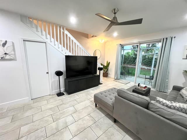 2046 Madeira Drive, Weston FL 33327 - Weston, FL - Photo 2