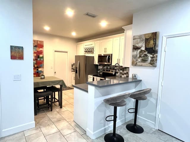 2046 Madeira Drive, Weston FL 33327 - Weston, FL - Photo 4