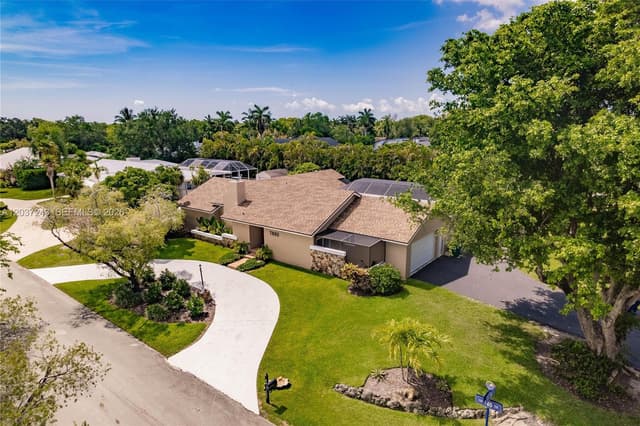 7880 SW 180th Ter, Palmetto Bay FL 33157 - Palmetto Bay, FL - Photo 2