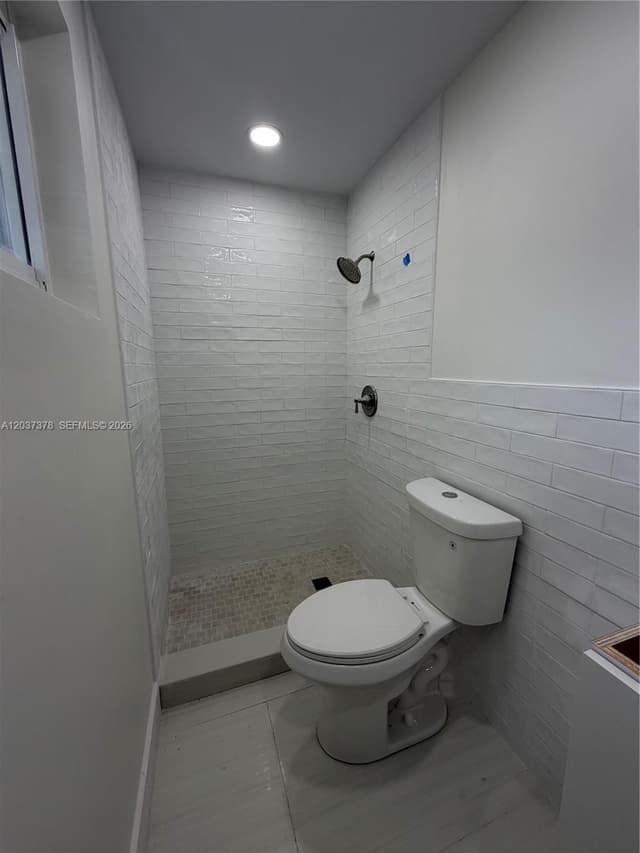 6570 Liberty St, Hollywood FL 33024 - Hollywood, FL - Photo 7