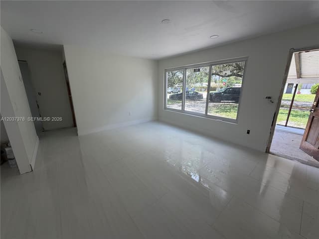 6570 Liberty St, Hollywood FL 33024 - Hollywood, FL - Photo 3