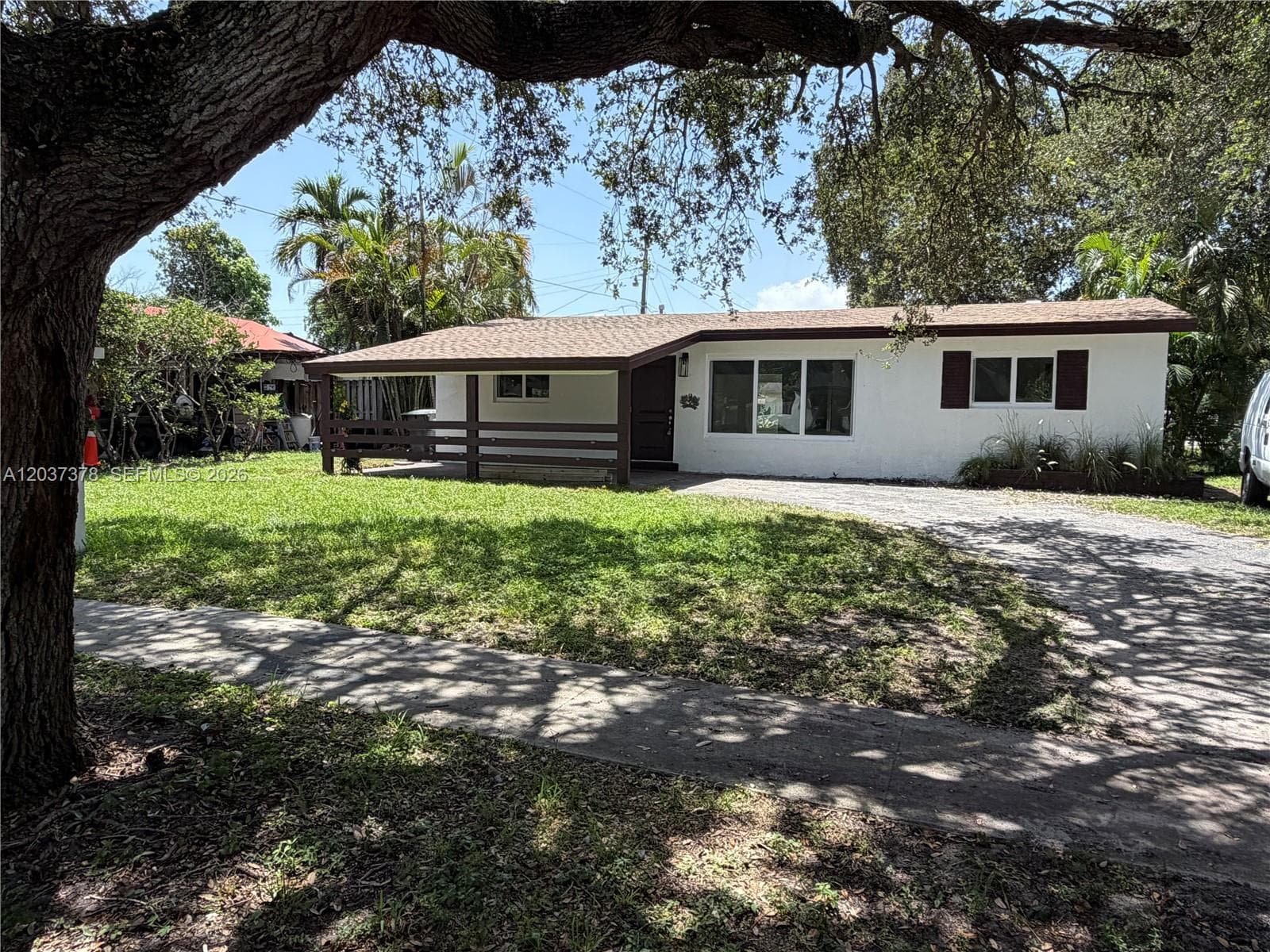 6570 Liberty St, Hollywood FL 33024