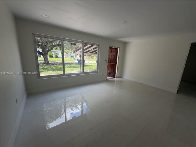 6570 Liberty St, Hollywood FL 33024 - Hollywood, FL - Photo 4