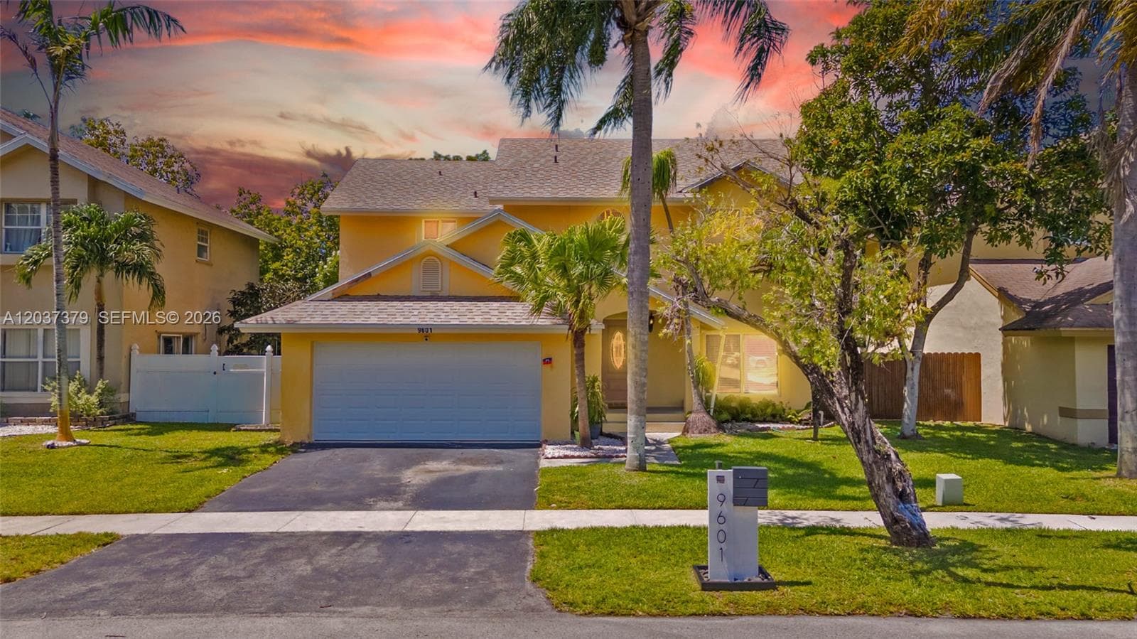 9601 SW 9th Ct, Pembroke Pines FL 33025