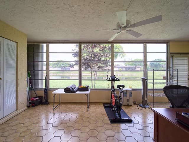 175 Lake Susan Lane, West Palm Beach FL 33411 - West Palm Beach, FL - Photo 7
