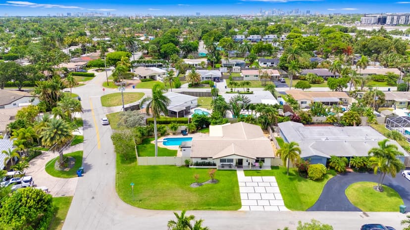 1420 NE 42nd Court, Oakland Park FL 33334