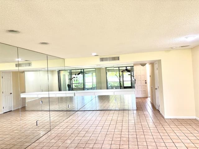 4807 Esedra Court, Lake Worth FL 33467 - Lake Worth, FL - Photo 2