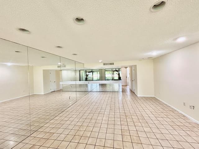 4807 Esedra Court, Lake Worth FL 33467 - Lake Worth, FL - Photo 3