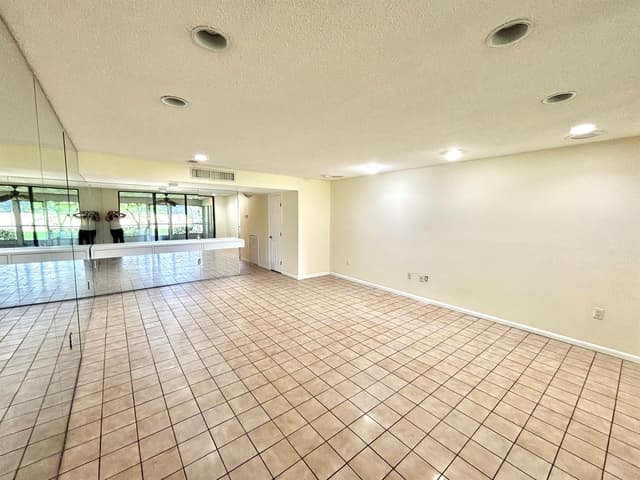 4807 Esedra Court, Lake Worth FL 33467 - Lake Worth, FL - Photo 4