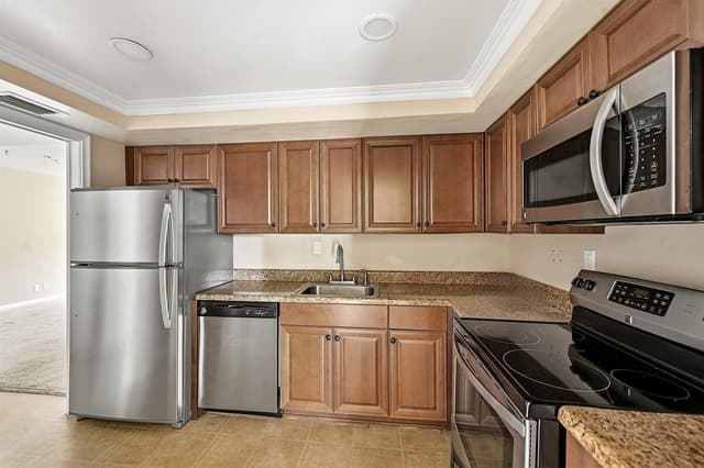 5570 Tamberlane Circle # 229, Palm Beach Gardens FL 33418 - Palm Beach Gardens, FL - Photo 3