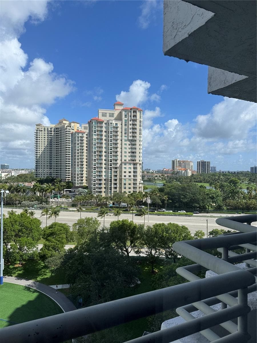 3300 NE 191st St # 1001, Aventura FL 33180