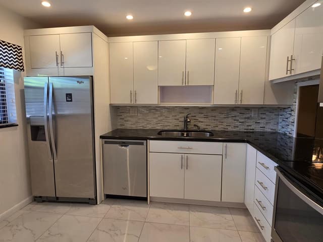6090 N Sabal Palm Boulevard # 209, Tamarac FL 33319 - Tamarac, FL - Photo 2