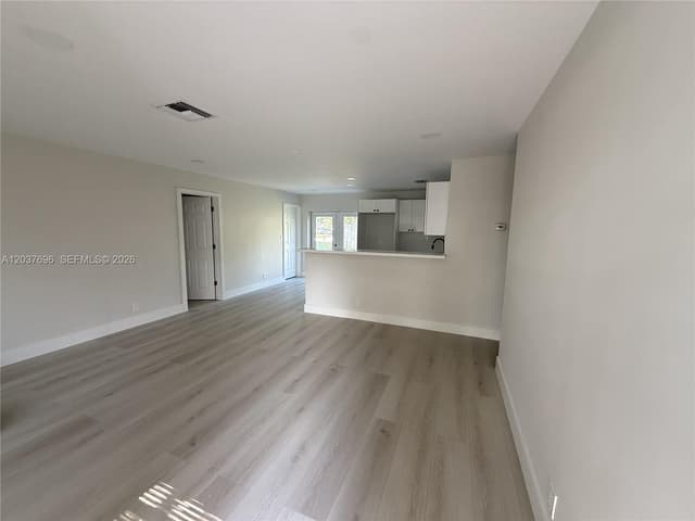 1700 SW 69th Ter, North Lauderdale FL 33068 - North Lauderdale, FL - Photo 2