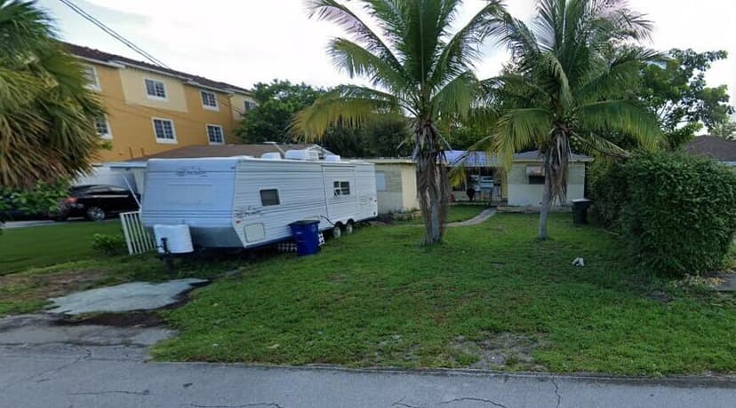 104 NW 3rd Avenue, Hallandale Beach FL 33009