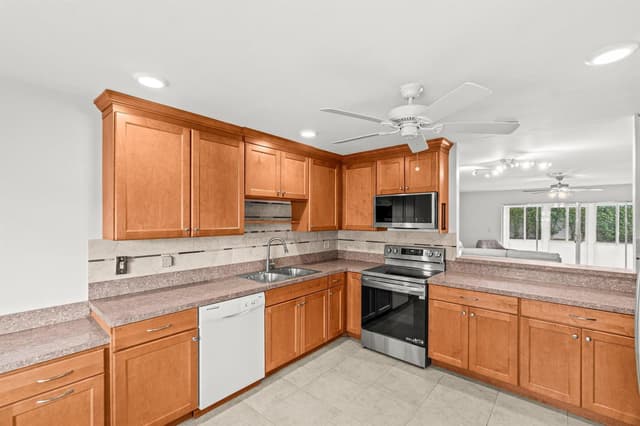 5074 Privet Place # B, Delray Beach FL 33484 - Delray Beach, FL - Photo 4