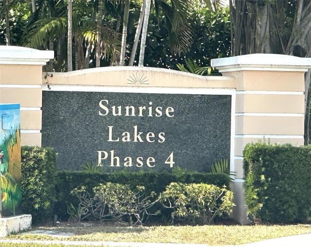 10332 Sunrise Lakes Boulevard # 310, Sunrise FL 33322 - Sunrise, FL - Photo 4