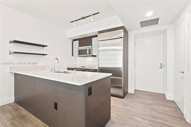 500 Brickell Av # 1906, Miami FL 33131 - Miami, FL - Photo 2