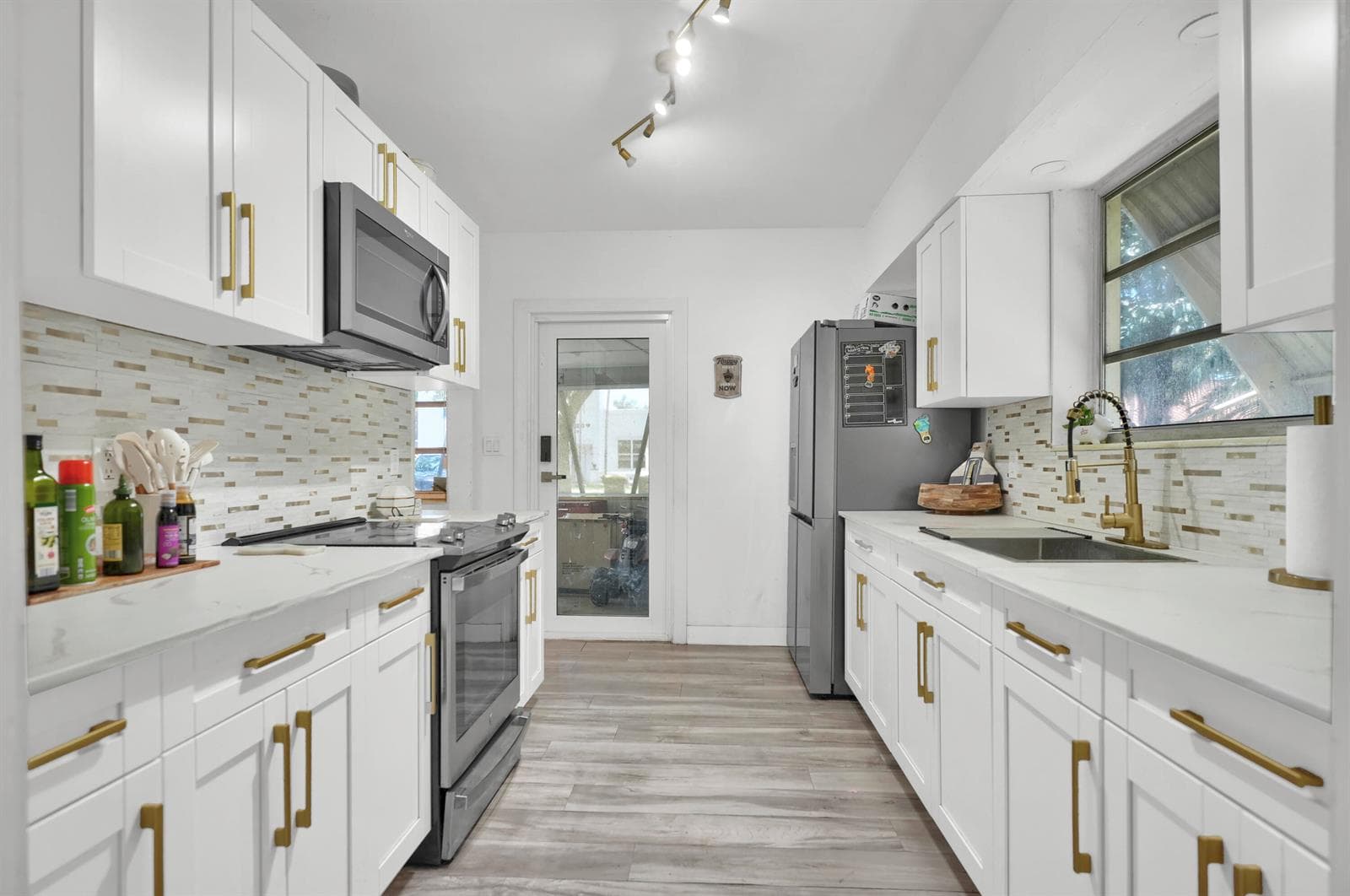 27 NE 18th Street, Homestead FL 33030