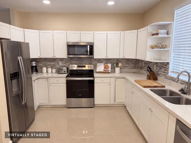 940 Doveplum Court, Hollywood FL 33019 - Hollywood, FL - Photo 3